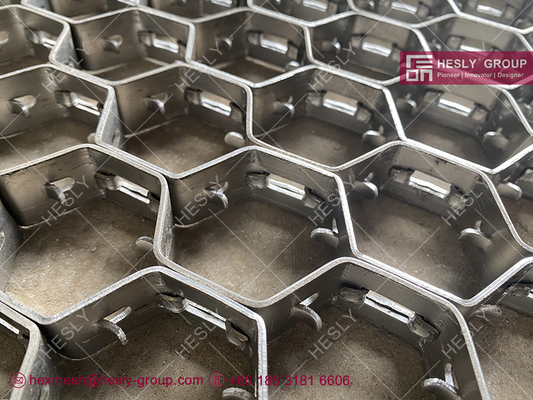 China Chinese Hexmesh for Refractory Lining | Low carbon Steel | 2.0X38mm strip | 50mm hexagonal hole -HESLY group supplier
