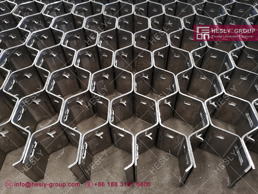 China AISI321 | Hexagonal Mesh Hex mesh | Strip thickness 14Gauge| 30mm strip height | 48mm hexagonal hole -HESLY group supplier