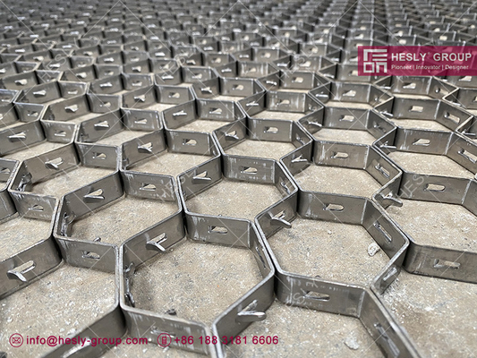 China 321 Hexmetal for Refractory Lining | Standard Lances | 1&quot; x 16 gauge | 2&quot; hexagonal hole - Hesly China Factory exporter supplier