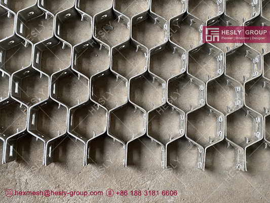 China 15mm height Hexmesh for refractory linings in flues | 960mm width | 304 alloy material for exporting supplier