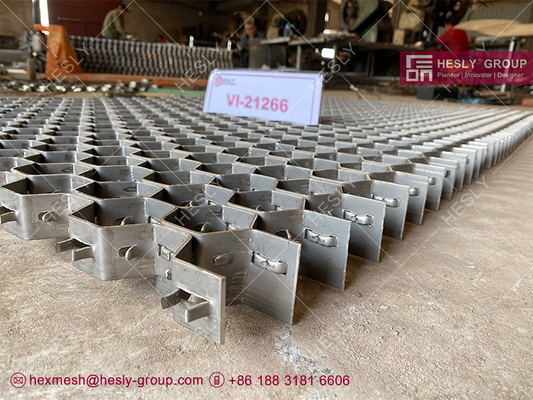 China Stainless Steel Hex Steel Furnaces Holder Lining | 45mm thickness | 2.0mm strips | 2&quot; hexagonal mesh | HESLY China supplier