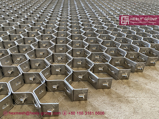 China Stainless Steel 310S Hexsteel Mesh for lining ducts | Shell Lance Type | 2&quot; hexagonal hole | 14gague Thickness | HESLY supplier