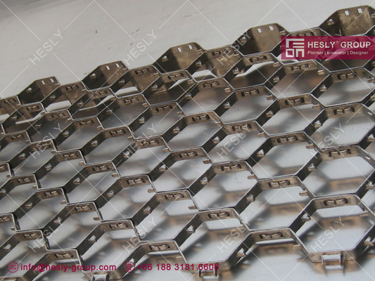 China 50mm height EN1.4835 hex steel for refractories in dust catcher pipe | fanshaped | 14Ga(2.0mm) thickness, 50mm hole supplier