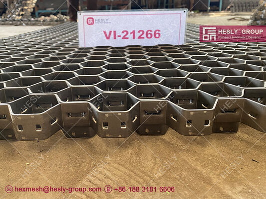 China HESLY™ clinched, rectangular bar,  AISI410S without protruding lances | 3'X10' | hemesh refractory lining supplier