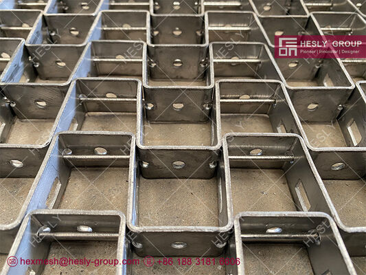 China Flexible Metal Mesh with bonding holes, HESLY Flexmetal China supplier, 25mm thickness, 3mm steel rod, HESLY Brand supplier