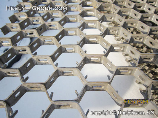 China DIN1.4541 HexGrate for refractories, 1Cr18Ni9Ti Hex Mesh,800 Heat-resistant hexsteel |2.0x25x50mm in 960x1000mm size supplier