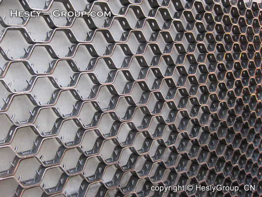 China 410s hexagonal grating | 15X1.0X50mm Hex Metal Refractory Lining | 1000X1000mm | China Exporter | Hexmesh, Hex Grid supplier