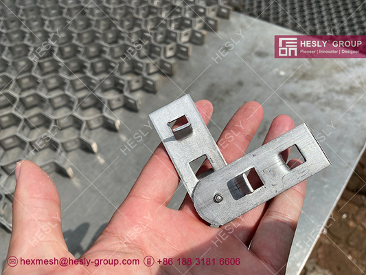 410S Flat Plat Corner Anchors, Vee Anchor for refractory linings, 14gauge thickness, Vee anchor China factory sales supplier